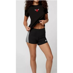 NBA Women's Chicago Bulls Embroidered Baby Tee Black Cropped Shirt Size small